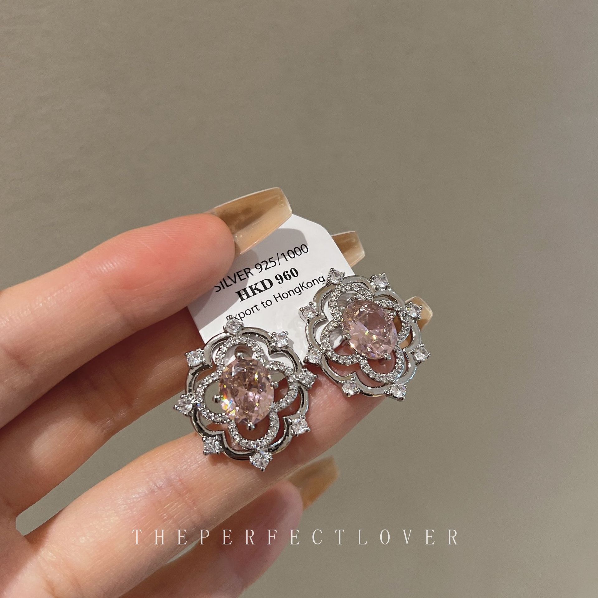 Designer style, niche design, hollow flower earrings, light luxury temperament, high-end earrings, and earrings for women_voghion.com