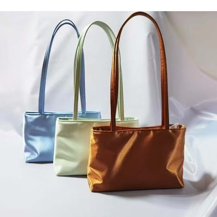 Niche Luxury Satin Shoulder Bag, Small Square Handbag, Trendy and Versatile, Vintage Commuter Tote Bag Niche Luxury Satin Shoulder Bag, Small Square Handbag, Trendy and Versatile, Vintage Commuter Tote Bag