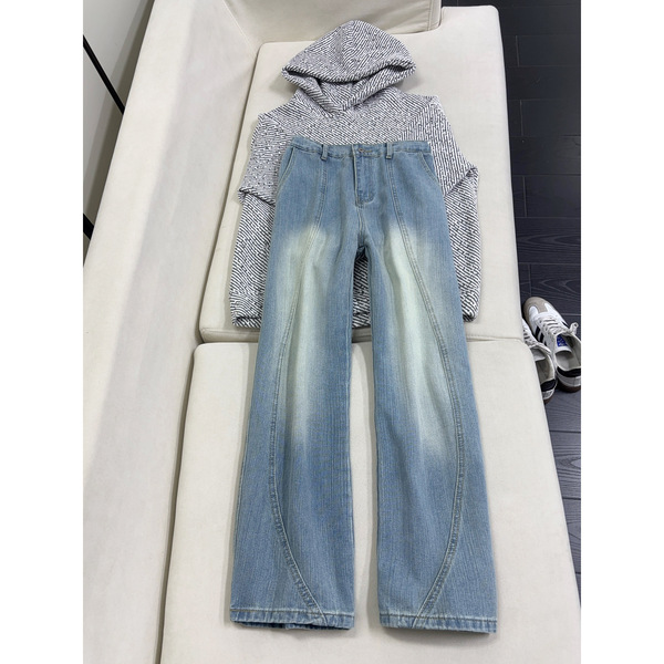 Spring loose straight jeans