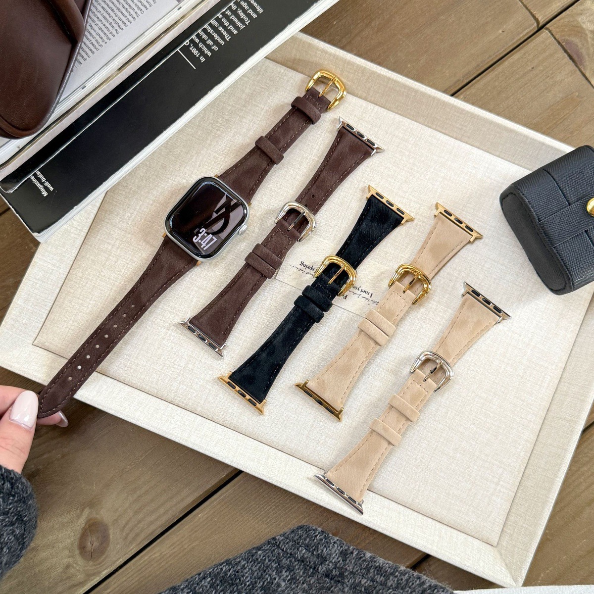 Suitable for Apple iWatch Strap 11Th Generation Se3 Watch S10 Autumn and Winter Korean Version Small Waist Retro Genuine Leather S987 Female