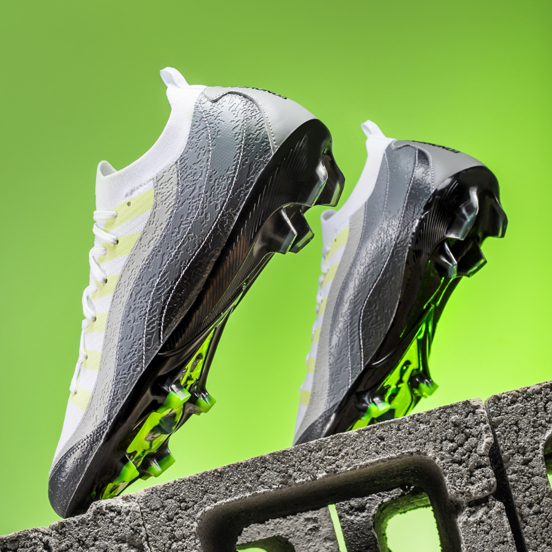 Professional Soccer Shoes With Studs And Electroplated Soles Unisex_voghion.com