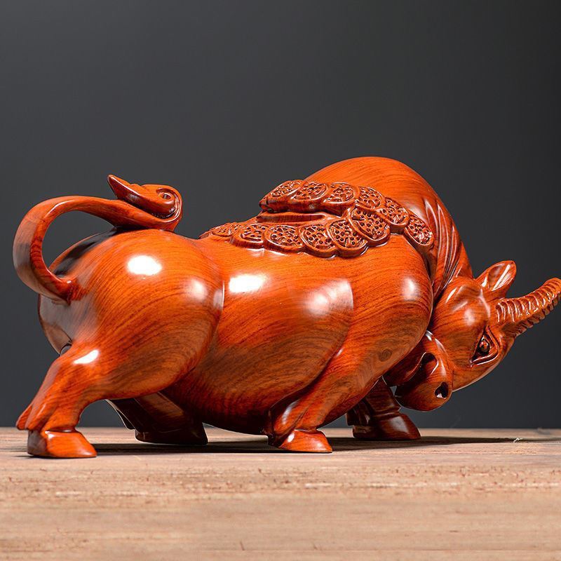 木雕牛摆件华尔街牛气冲天花梨实木雕刻红木工艺品书房风水招财