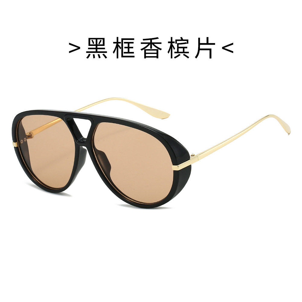 블랙 프레임 샴페인 조각
