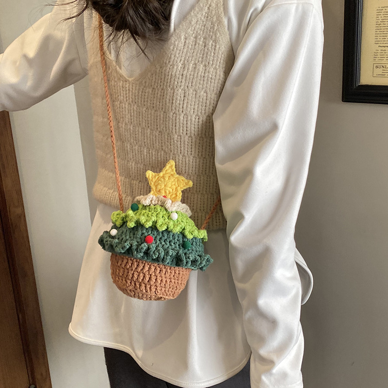 Hand-hooked bolsas de hombro para niños y niñas, dibujos animados lindos bolsas de lana de árbol de Navidad 2025 otoño y invierno nuevas bolsas para niños