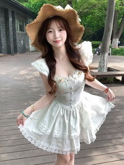 初恋小白裙纯欲风飞飞袖公主蓬蓬连衣裙女夏季法式收腰A字短裙子