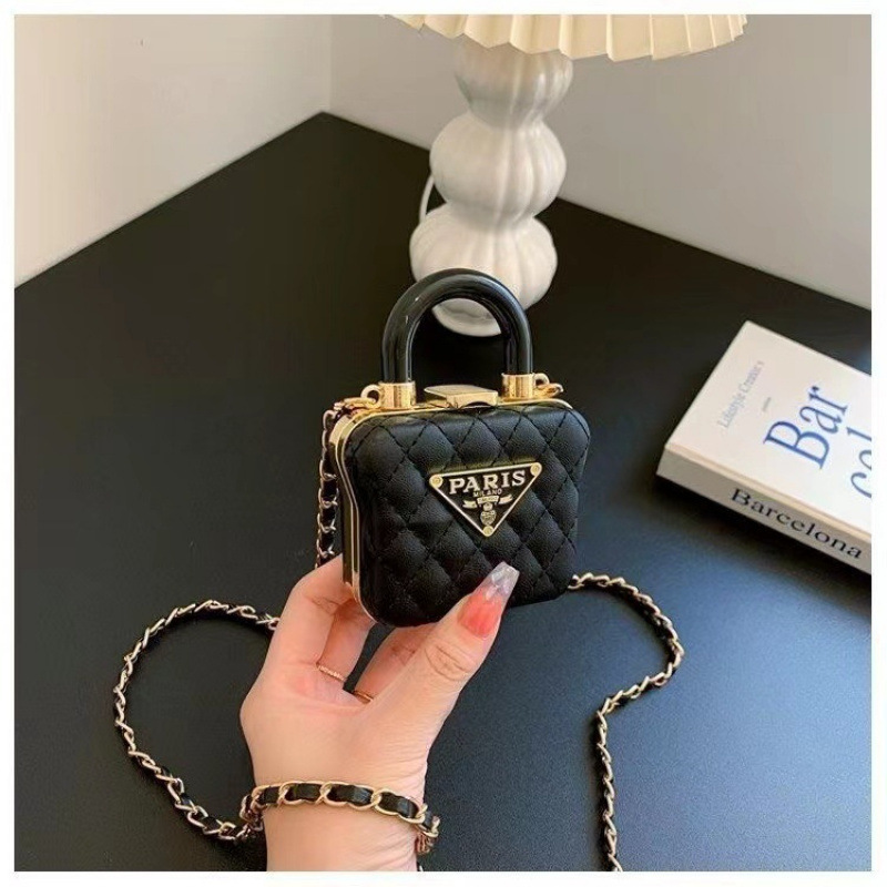 Mini lipstick bag, 2025 new style, portable mirror makeup bag, Chanel-style pearl chain headphone bag, woolen small bag.