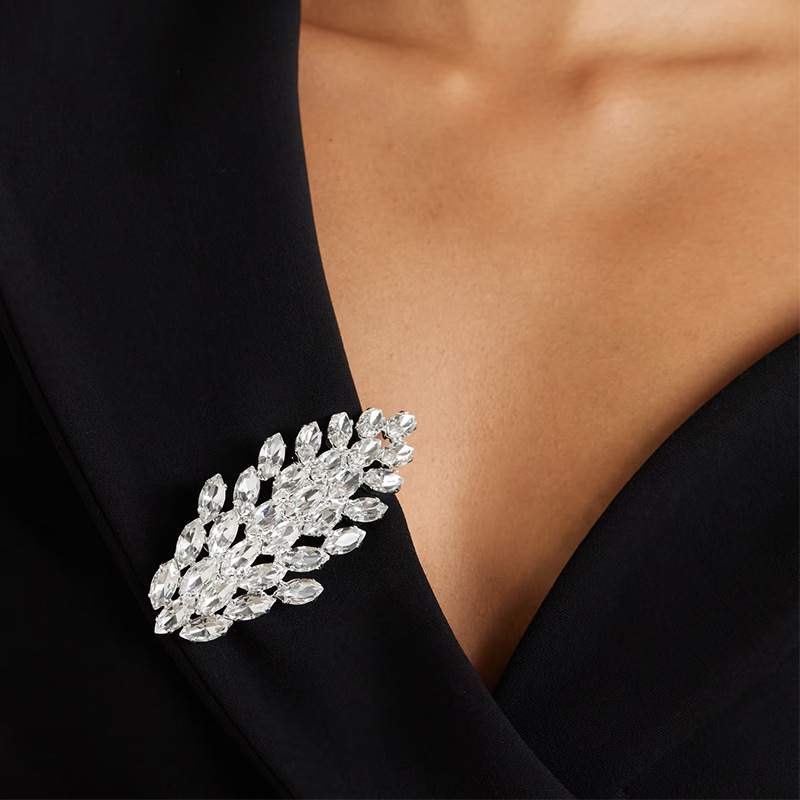 Temperamento transfronterizo broche de hojas de árbol delicado diamante pin accesorios de alta calidad Broch mujer