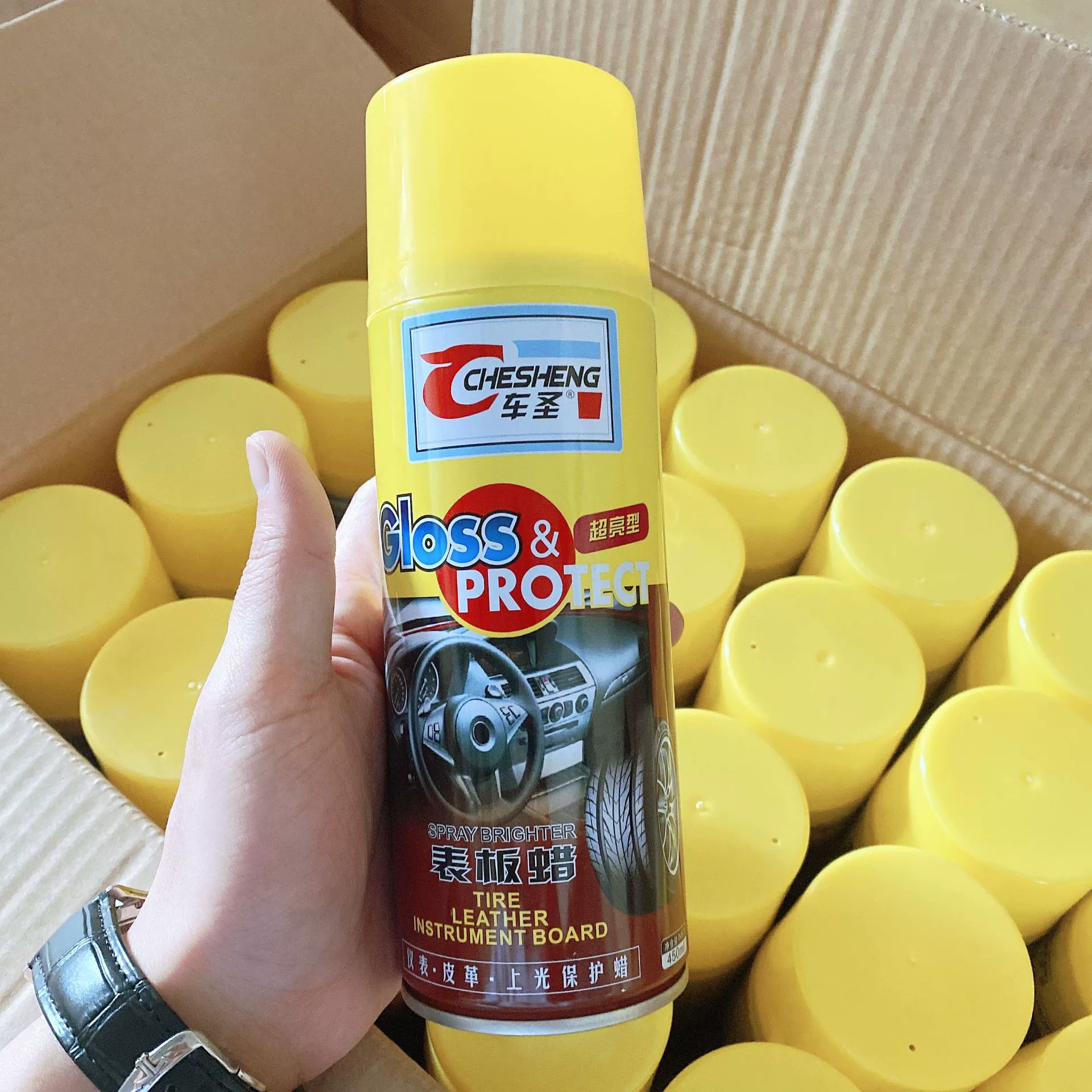 Воск для приборных панелей автомобилей, воск для внутреннего покрытия, автозапчасти оптом, воск для приборных панелей, воск для циферблатов, полироль для кожи оптом.