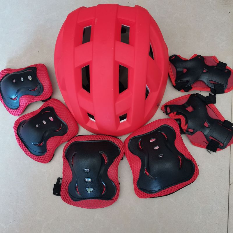 子供用ヘルメット輪滑り保護具膝保護アウトドアスポーツ安全保護具ヘルメット六点セットメーカー卸売り|undefined