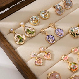 项链;耳钉;戒指