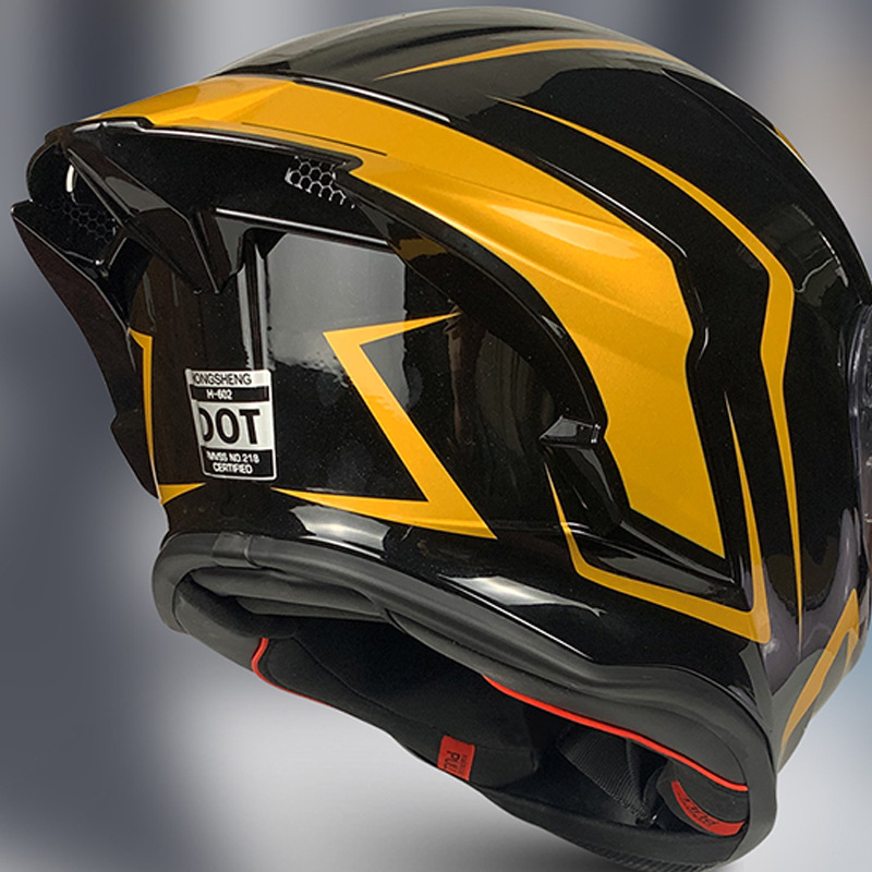 Casco de motocicleta anti niebla para hombres locomotora de cuatro estaciones universal casco completo pareja de luz nocturna gran cola