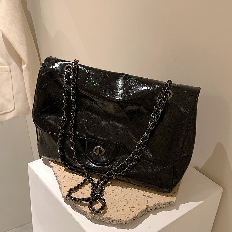 Women's Shoulder Bag Large Capacity Commuter Bag Retro Women's Shoulder Underarm Bag Diamond Grid Chain Women's Bag_voghion.com