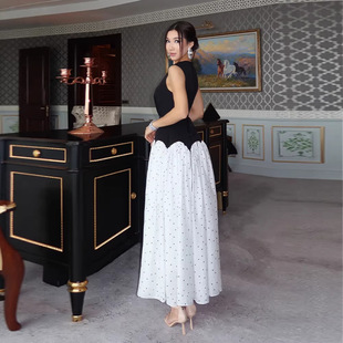 �W���羳2026��ʽ�ڰ�ײɫ�o���B��ȹ�������c��[����Y���Lȹ