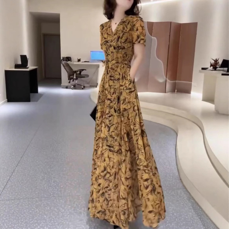 25361 Great Beauty Yiyuan 2025 Summer New Goddess V-neck Printed dress Waisted Slimming Dress Women 25361 Great Beauty Yiyuan 2025 Summer New Goddess V-neck Printed dress Waisted Slimming Dress Women
