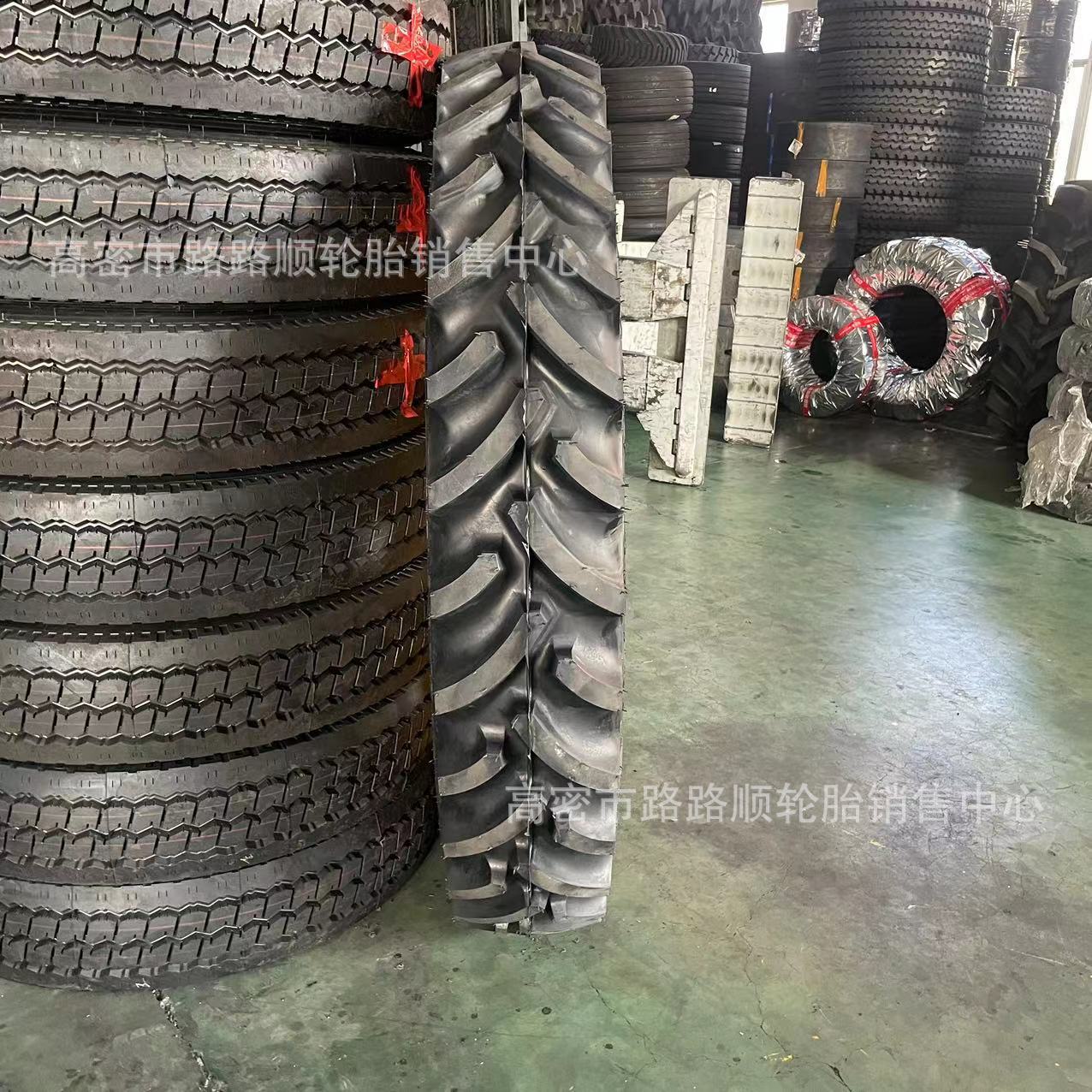 Tractor neumáticos modificados 12.4-48 11-32 11-38 12.4-54 9. 5-9. 5-48 con anillo de acero