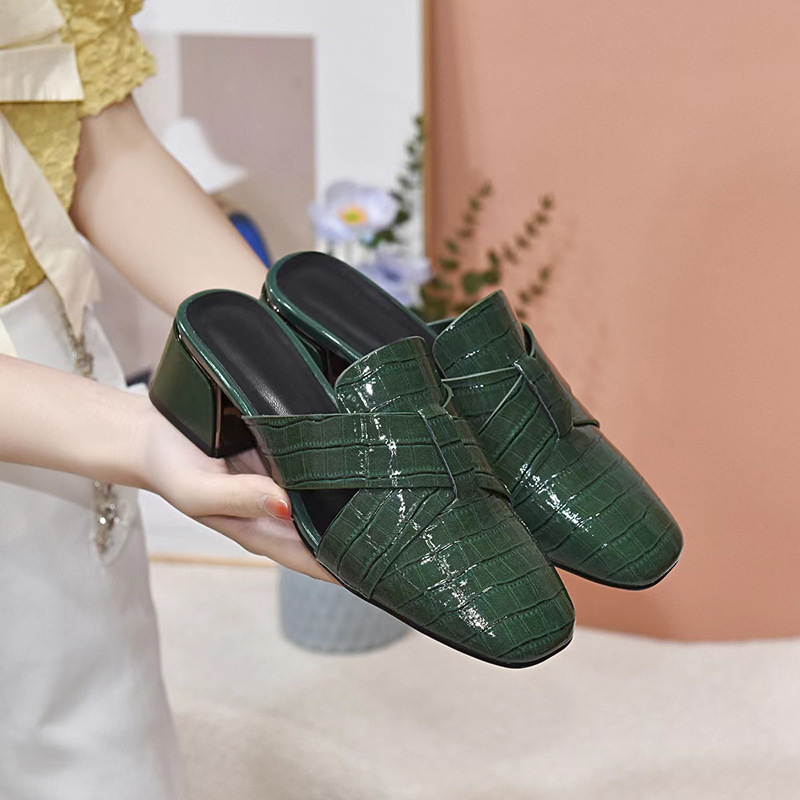 Giày mule nữ bít mũi gót thấp 2 cm, đế thô phong cách lười, da bóng mềm mại — Màu Be (Chiều cao gót 2 cm)