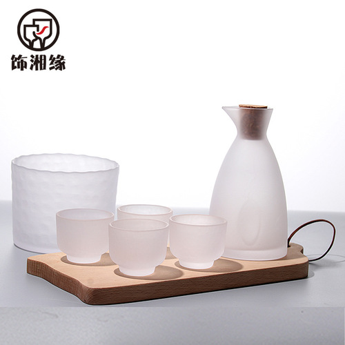 Chinese-style sake bottle white liquor cup set transparent glass household swan neck ice wine bottle plum wine bottle fruit wine cup wine utensils 