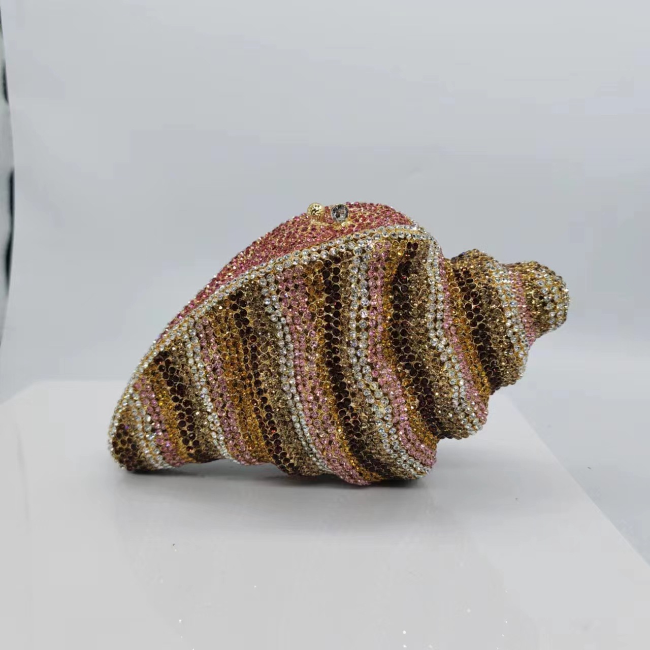 547g Weight Synthetic Leather Lining Material Rhinestone Fashion Element Magnetic Buckle Closure Type / Strap Type Evening Bag Bags Type Holiday, Party Occasion Metal Material Conch Pattern All Seasons Season Women's Gender Elegant Style Other Shape Small Size Metal Conch Rhinestone Evening Bags 11
