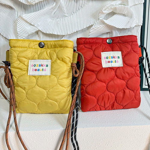 Original winter new down bag, Korean Dongdaemun crossbody bag for women, fur fabric fashionable casual checkered student commuting