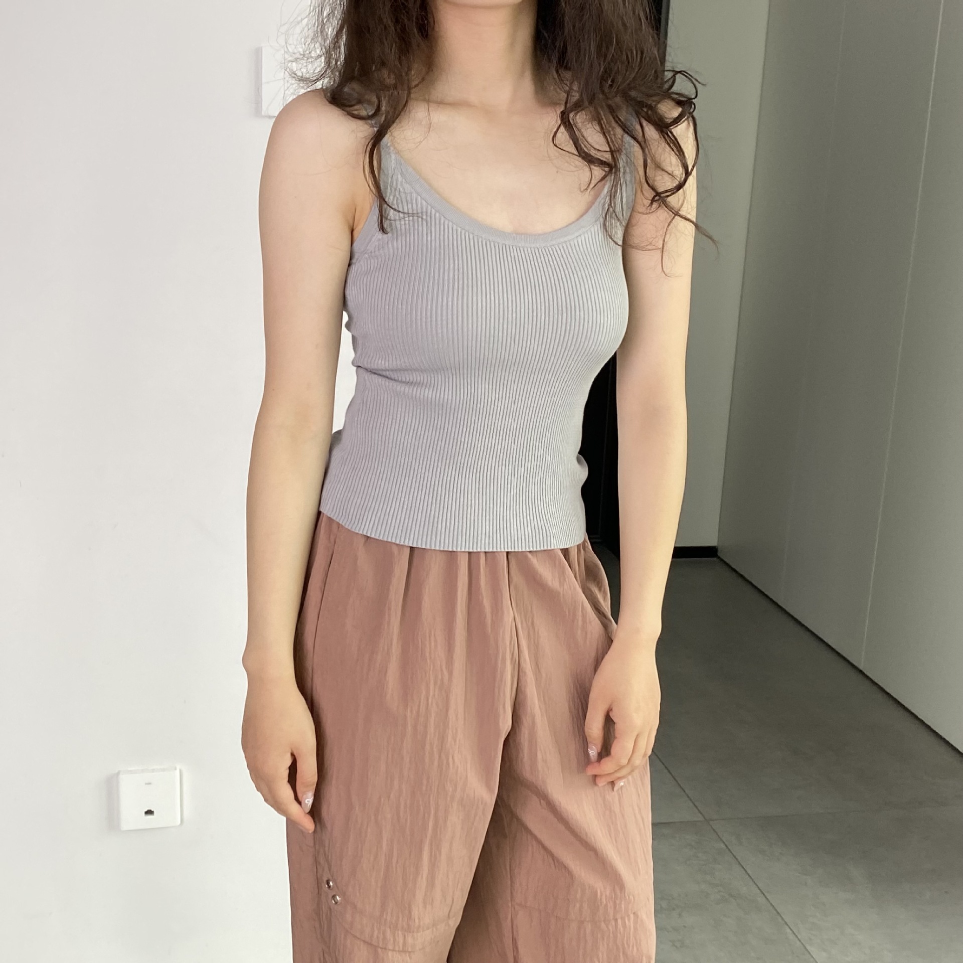 속옷이없는 회색
