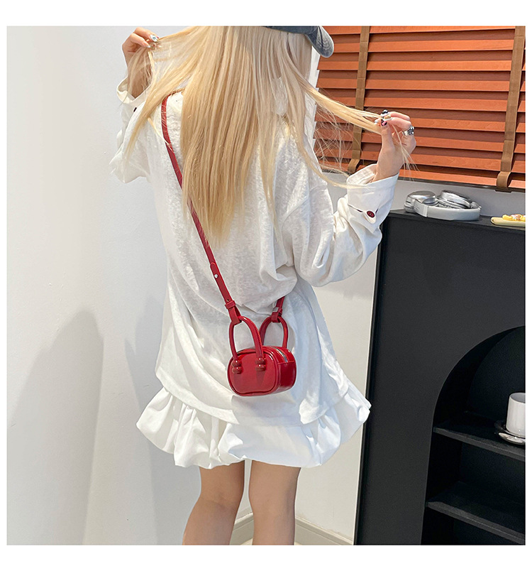 2025 New European and American retro handbag, mini pillow bag for women, fashionable crossbody bag, summer lipstick bag for women undefined