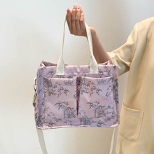 大学生上课通勤休闲百搭托特包女大容量洋气新款个性气质斜挎包