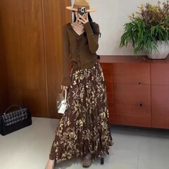 咖啡色花朵半身裙2025秋冬新款女显白碎花长裙五节拼接压褶大摆裙