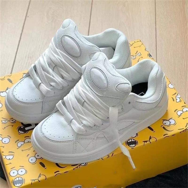 Spring New White Retro Bread Shoes Women's Chic Niche Design Hong Kong-style sneaker High-value Casual Shoes
