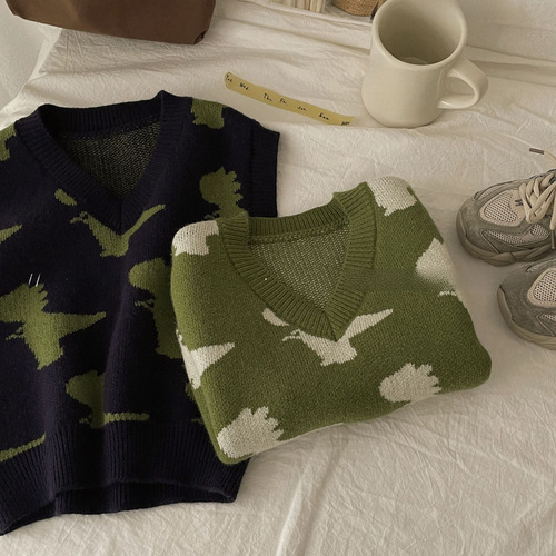  Spring and Autumn New Cute Dinosaur Embroidery V-neck Loose Knitted Vest for Boys and Girls 