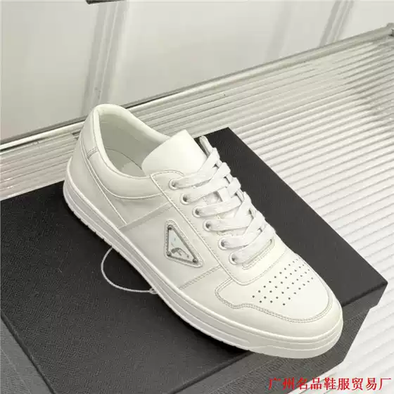 New 2025 European Fashion Couple Color-Block Chunky Sneakers Round-Toe Casual Sports Shoes