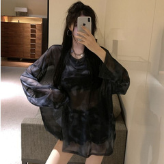 夏服2025新型ゆるい薄手染めネット糸日焼け止めブラウスデザイン感小衆長袖tシャツ上着女