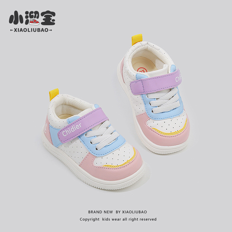 Bebé niño zapatos niños zapatillas de deporte de fondo suave niñas todo partido color sólido velcro zapatos blancos entrega de una sola pieza
