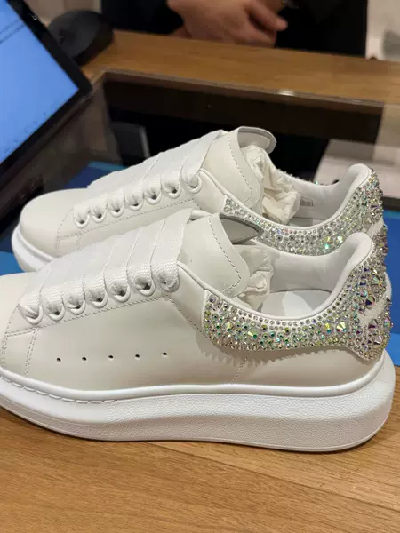 Mcqueen White Sneakers for Men and Women, 2026 New Model, Genuine Leather, Thick-Soled Casual Shoes, Height-Increasing Couple's Sports Versatile Sneakers