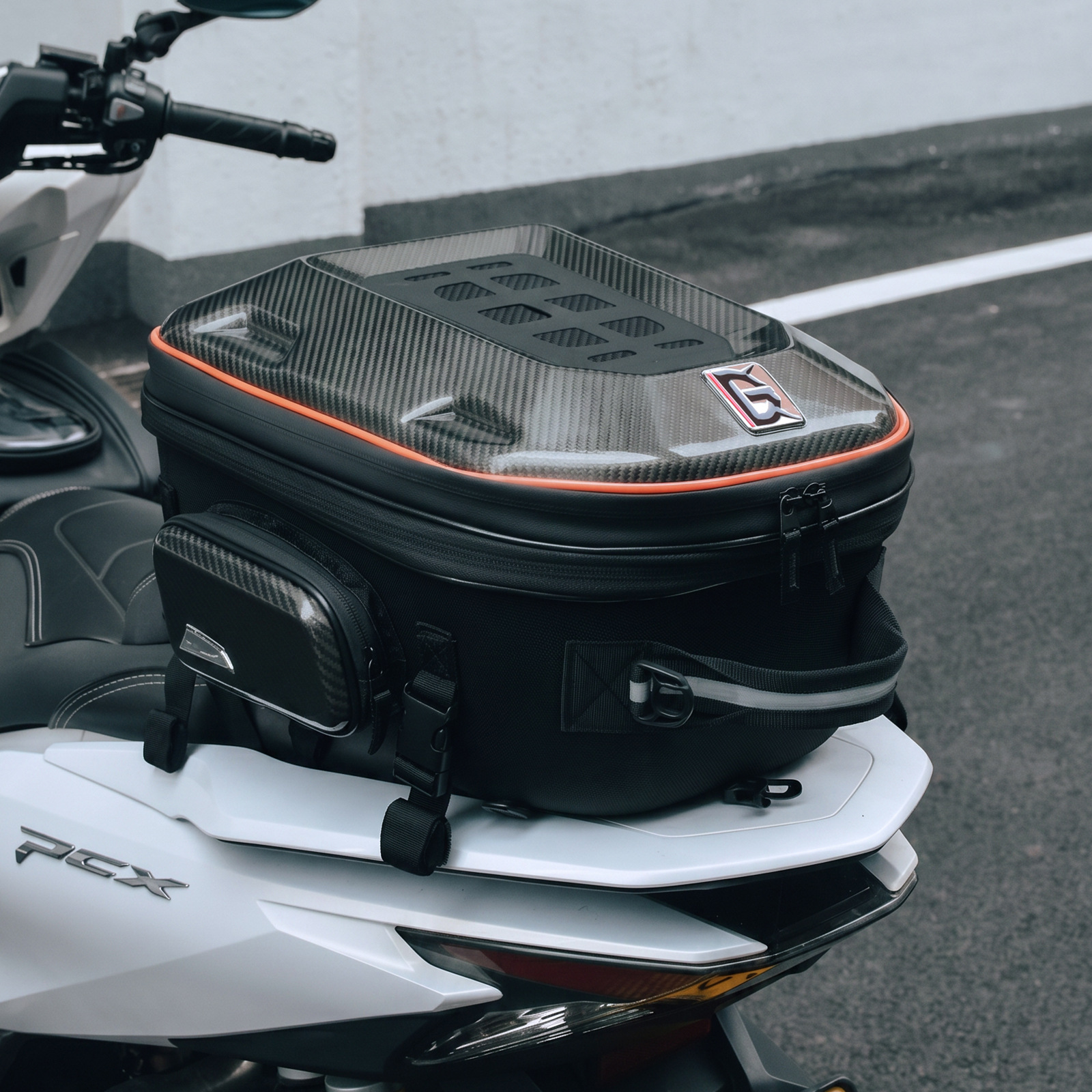 Scooter tail bag, motorcycle rear seat bag, electric vehicle tail bag, 41L hard shell backpack, motorcycle helmet backpack