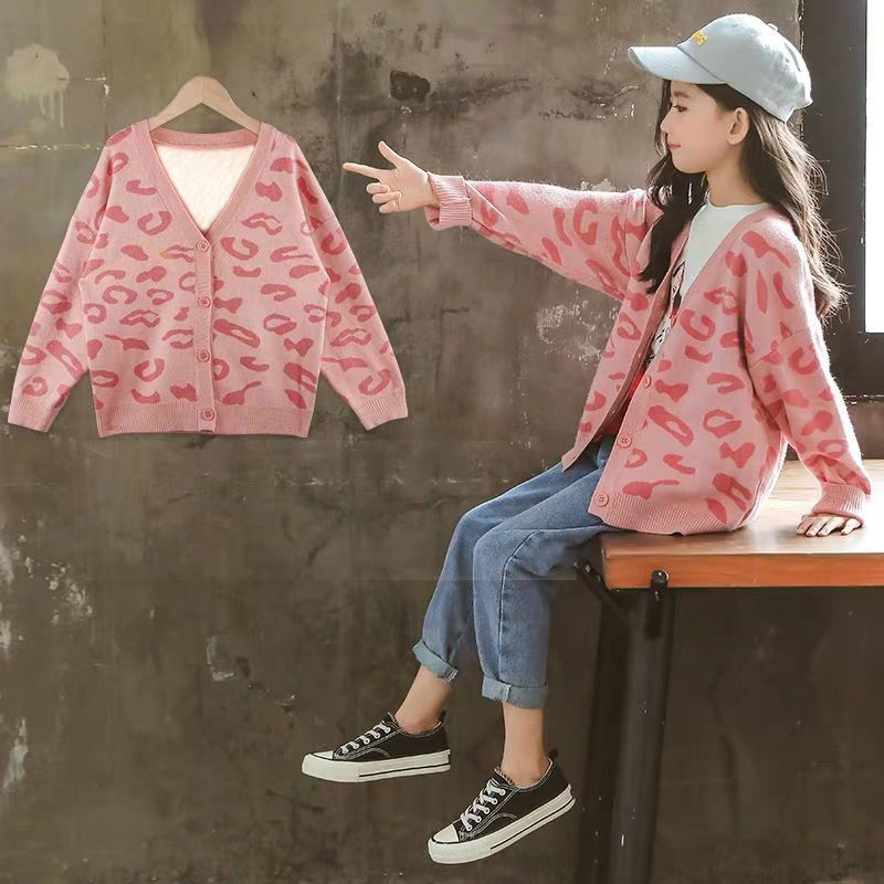 New style cardigan sweater for girls, fashionable top for medium and large children, Korean style children's knitted sweater coat, autumn wear.