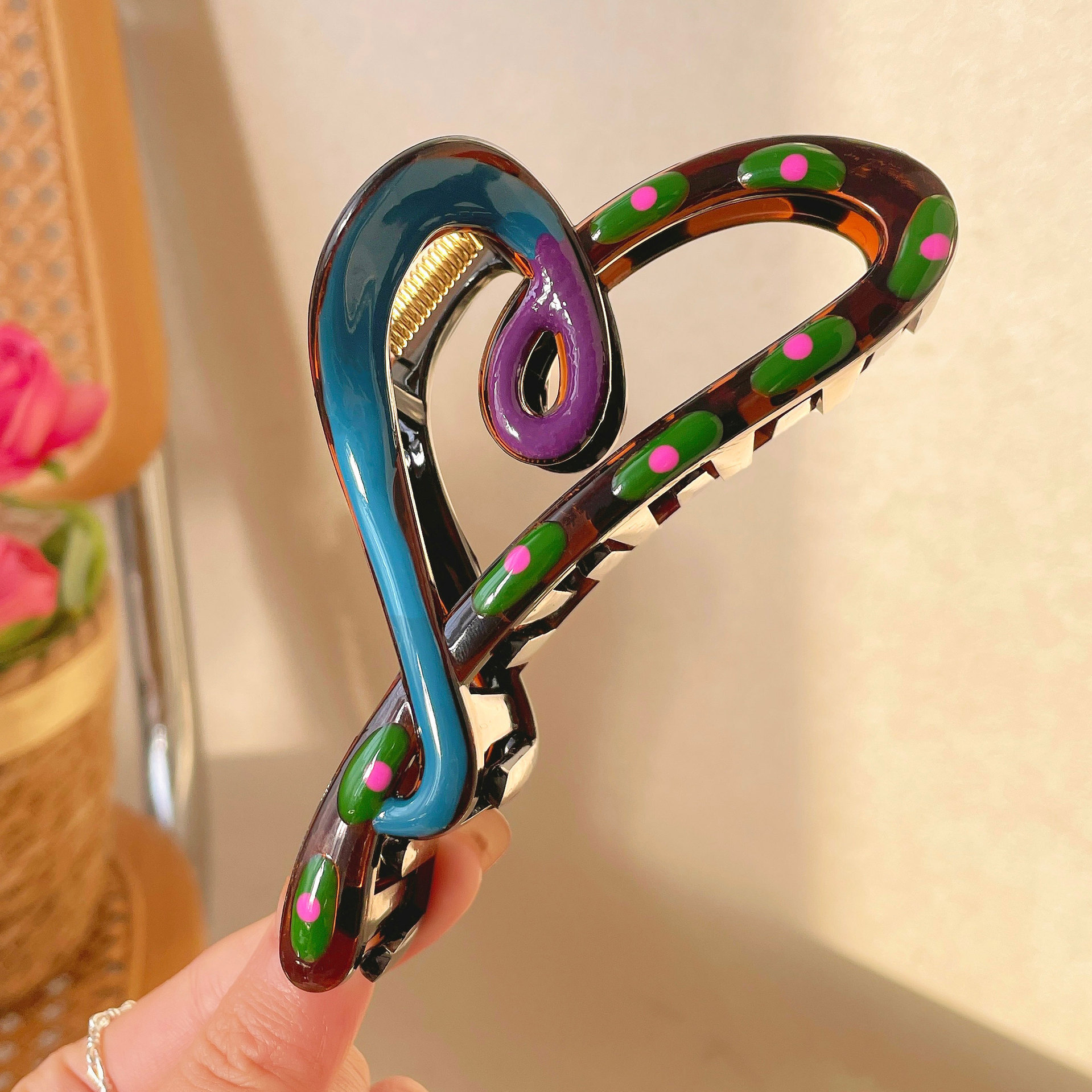 Contrast blue love gripper