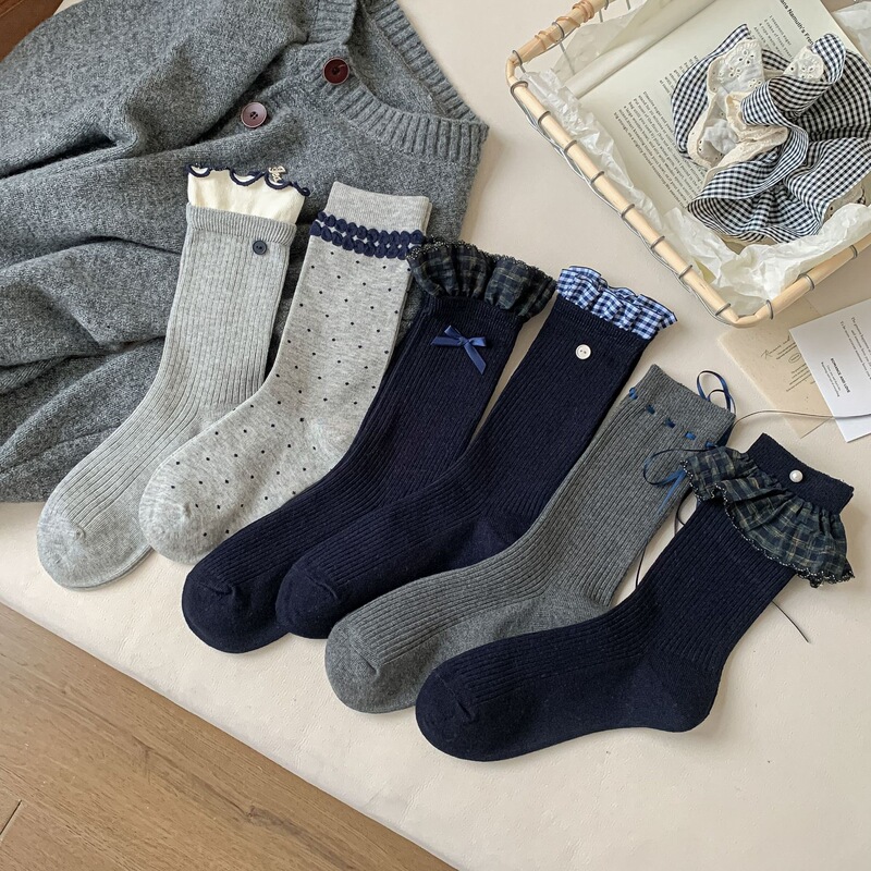 Early Autumn New Gray British Style Double-Needle Cotton Plaid Lace Bubble Letter Fabric Label Mid-Tube Slouch Socks for Women