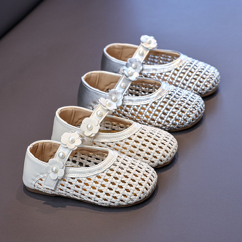 Zapatos casuales transpirables de malla para niñas 2026 verano nuevos zapatos de princesa de tejido para niños sandalias huecas de flores de perlas image 5