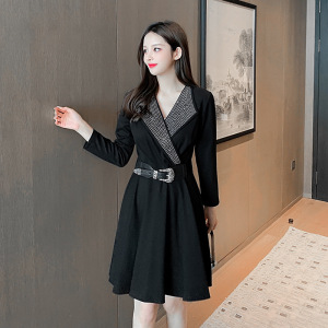 Real photo 2021 spring Korean new high-end temperament dress high waist slim commuter slim celebrity little black dress