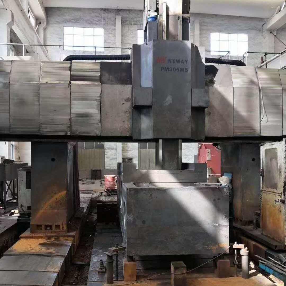 钮威动柱数控龙门4.2X8米工作台3X8米，西门子840DL2012年，在位