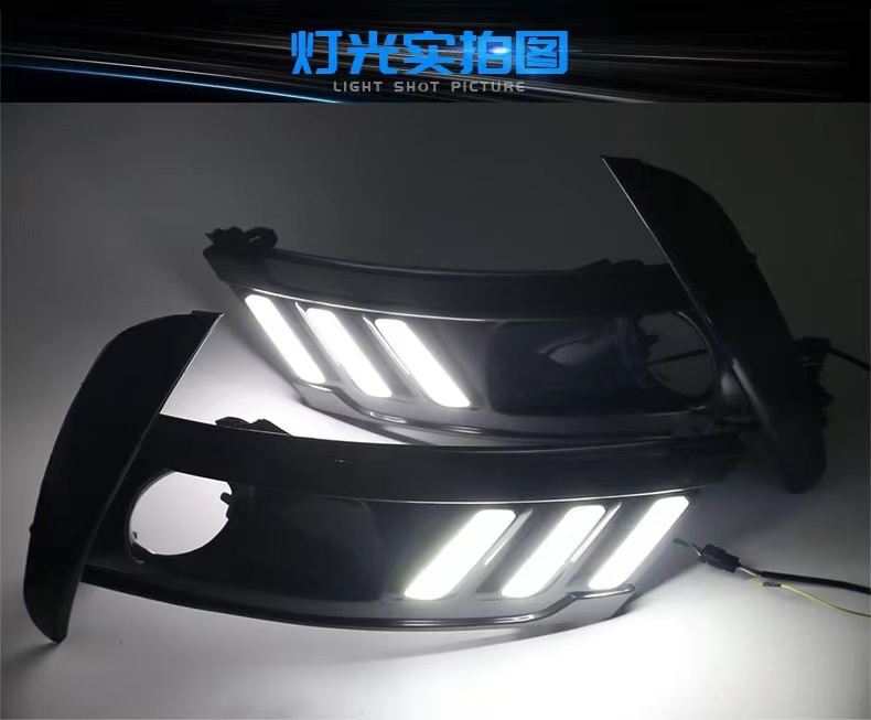 17-18 New Corolla Dual Engine Daytime Running Lights Modified Fog Lights LED Daytime Running Lights Front Bumper Flowing Turn Signal Lights