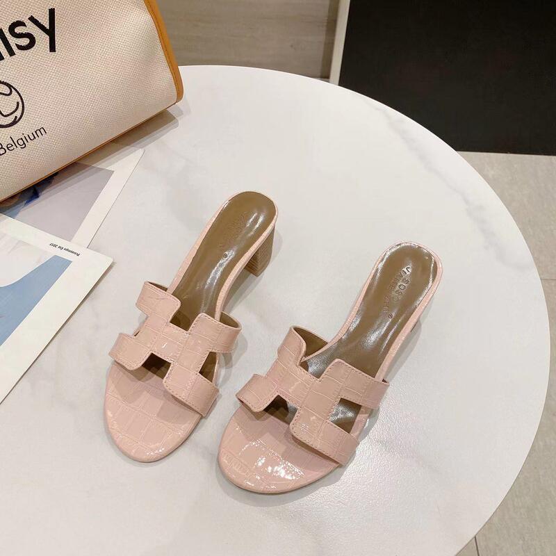 European Style 2026 New Model Slip-On Sandals with Medium Heel, Crocodile Pattern, Chunky Heel, Fashionable Versatile High Heels for Women European Style 2026 New Model Slip-On Sandals with Medium Heel, Crocodile Pattern, Chunky Heel, Fashionable Versatile High Heels for Women