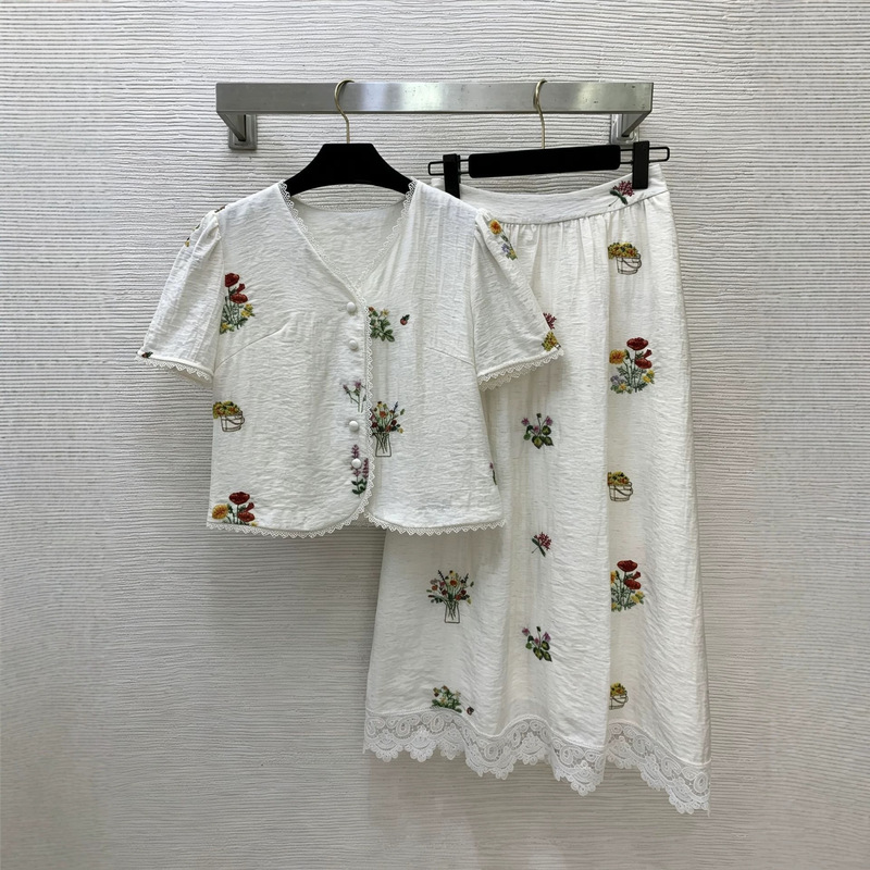 Tencel Linen Heavy-Duty Embroidered Short-Sleeve T-Shirt + Women's Summer Lazy Style Water-Soluble Floral Skirt Set Tencel Linen Heavy-Duty Embroidered Short-Sleeve T-Shirt + Women's Summer Lazy Style Water-Soluble Floral Skirt Set