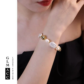 项链;耳钉;手链