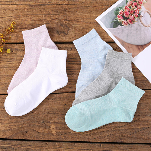 Spring and summer new thin mid-tube mesh socks breathable and deodorant women's casual sports men's cotton socks for couples