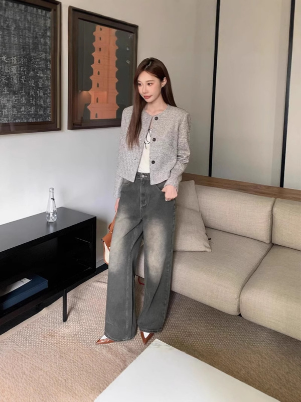 春と秋の新しいレトロなラウンドネックシングルブレストトップ、ストライプのルーズショートフレグランスジャケット、若くてシンプルでファッショナブルです|undefined
