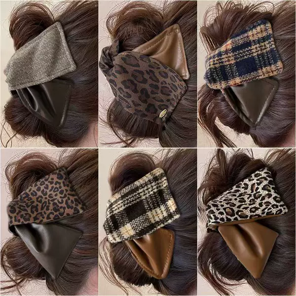 Retro Fragrance Leather Leopard Print Triangle Clip for Women 2025 New High-End Versatile Coffee Color Shark Clip Head Flower