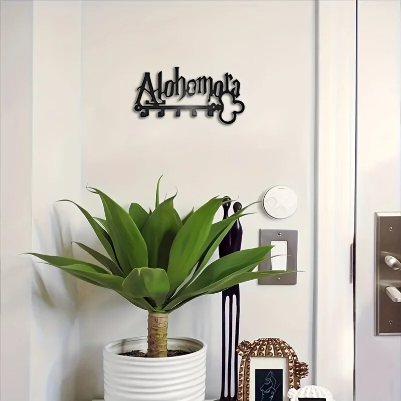 Wall keychain, metal keychain wrought iron wall-mounted adhesive hanger storage cap