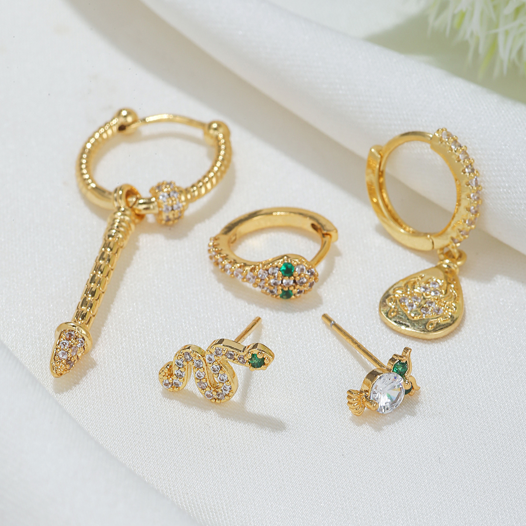 Retro Water Droplets Snake Copper Inlaid Zircon Earrings 1 Set