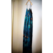 小众设计高JI感干练气质女神范港味复古chic蓝色吊带连衣裙女夏季